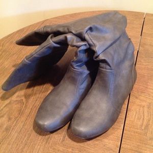 Qupid grey pleather slouch boots